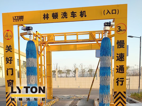 林頓大型通道式巴士全自動(dòng)洗車機(jī)走進(jìn)棗陽(yáng)!