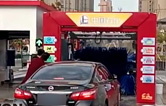 常州中石化FX-11-7雙風(fēng)機7刷電腦洗車機設(shè)備交付使用，現(xiàn)場排起來了長龍。