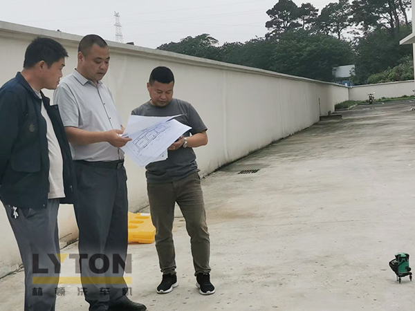 某客戶成功引入林頓全自動洗車機(jī)，并于現(xiàn)場完成設(shè)備與地基的精準(zhǔn)對接溝通